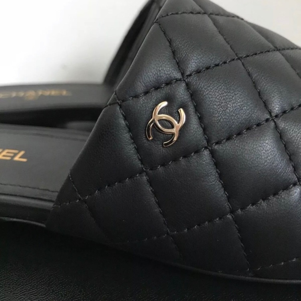 NIB Chanel Quilted Chain Mules Sz 37 - Picture 6 of 8